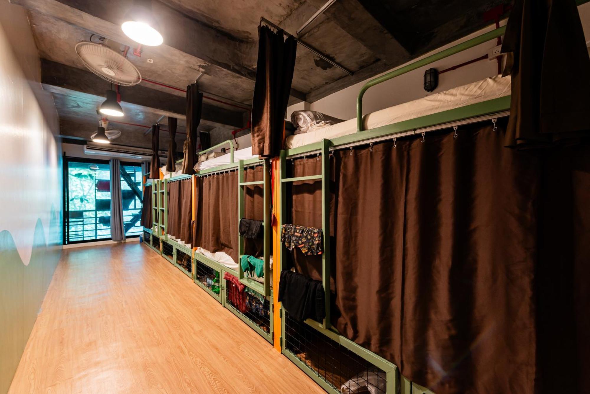 Sleeper Hostel Ao Nang Pokoj fotografie